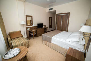 Гостиница SunRise Небуг Двухместный номер с дополнительной кроватью-3