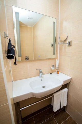 Гостиница SunRise Небуг Двухместный номер с дополнительной кроватью-5